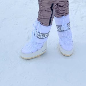 White Moon Boots